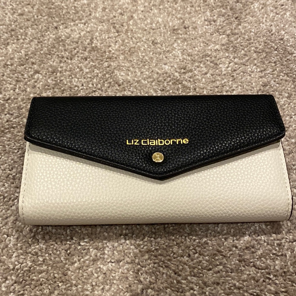 Liz Claiborne Envelope Clutch Wallet